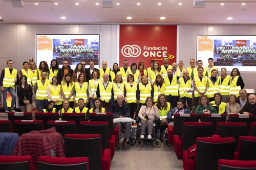Foto de familia del homenaje a los voluntarios