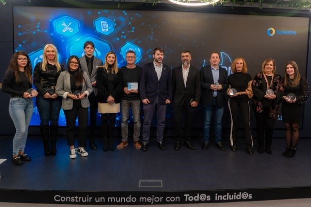 Foto de familia de los premiados