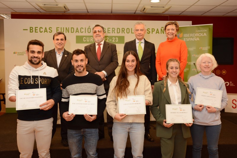 Foto de familia del acto de concesión de las becas Iberdrola