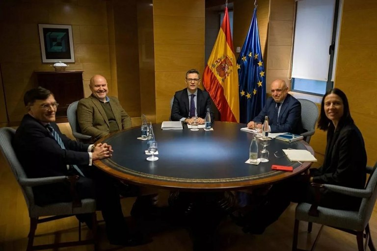 Luis Cayo Pérez y Alberto Durán, presidente y secretario general del CERMI, en el despacho de Bolaños 