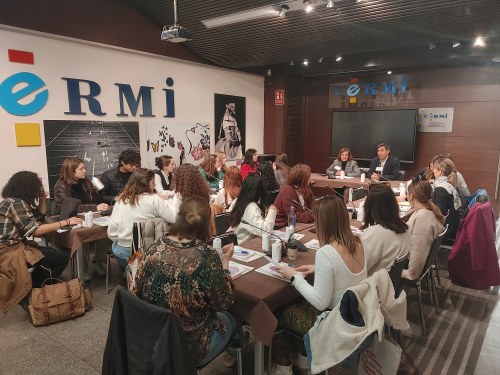 Visita de los estudiantes a la sede del CERMI