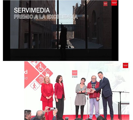 Cartela del premio a Servimedia y momento de la entrega