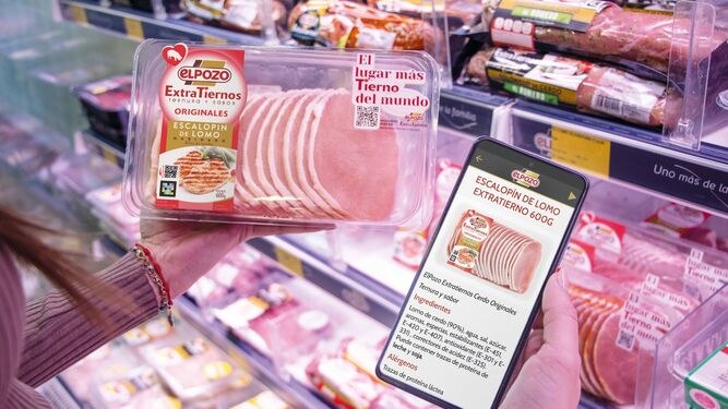 Blíster de carne de ElPozo Extratierno con el código Navilens y su lectura en un móvil