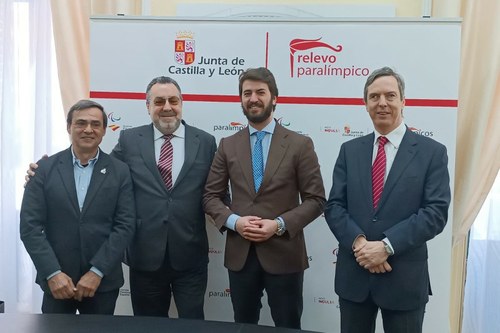  A. Jofre, M. Carballeda, J. García-Gallardo y E. Sánchez-Guijo, con Relevo Paralímpico Castilla y León