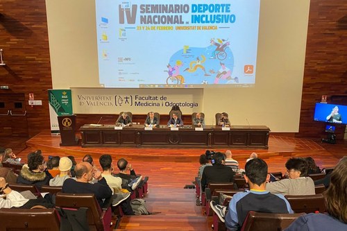 Foto de una de las mesas del seminario de deporte inclusivo