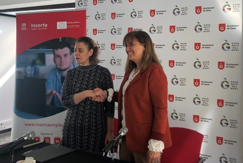 Carcedo, a la izquierda, junto a la alcaldesa de Gavà