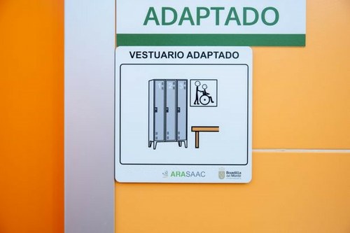 Señalética de un vestuario adaptado