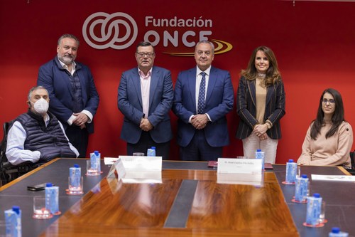 Foto de familia del acuerdo con FEEDA