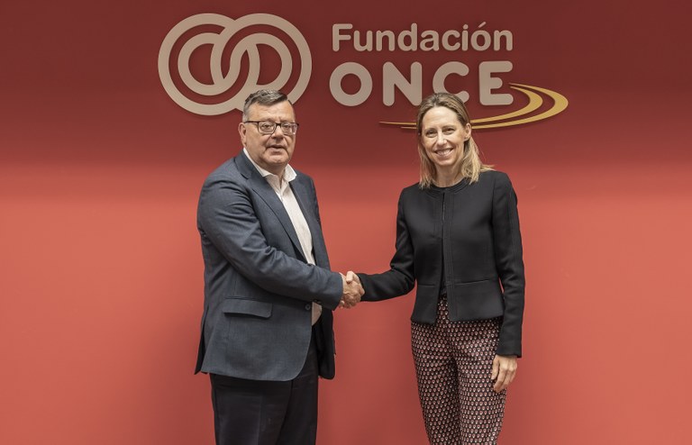 Momento del acuerdo entre CEPSA y Fundación ONCE