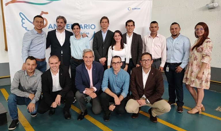 Parte del equipo de responsables de la lavandería colombiana