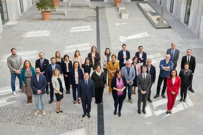 Foto de familia de los participantes en el Foro