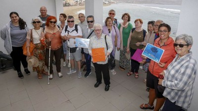 Foto de familia de los participantes en el taller