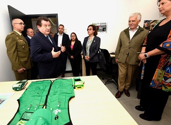 Momento de la visita a las instalaciones de la agencia de Castellón