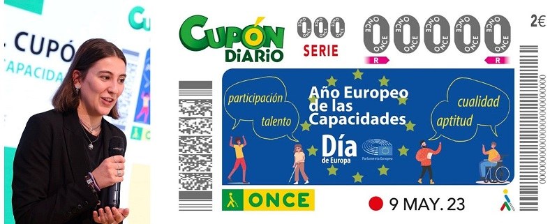 La diseñadora del cupón junto a una imagen del mismo