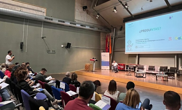 Cristian durante la presentación de Ga11y en Murcia