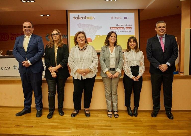 Foto de familia de la presentación del programa Talentos en Andalucía