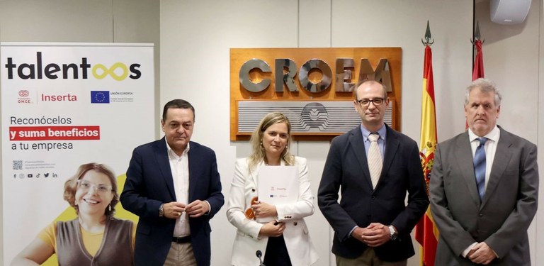 Foto de familia del acto de presentación del programa Talentos en Murcia