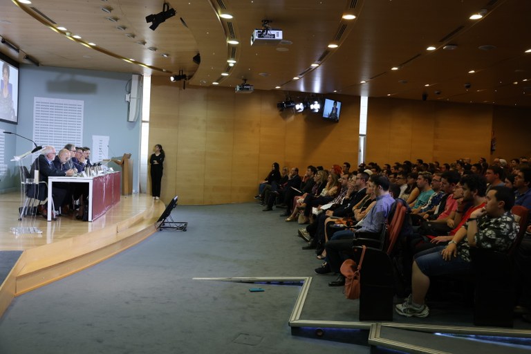 Panorámica de los asistentes al acto de presentación de los campus de Fundación ONCE