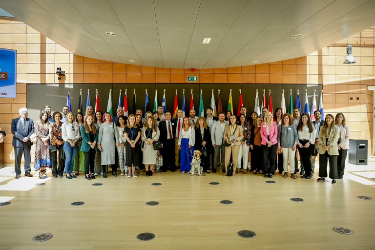 Foto de familia de la delegación del Grupo Social ONCE en Bruselas