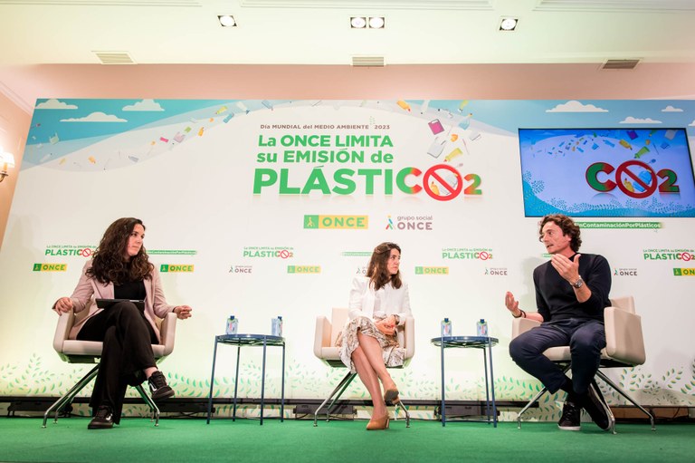 Un momento del encuentro sobre medio ambiente en la ONCE