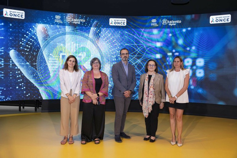 Foto de familia de la presentación del acuerdo de Samsung