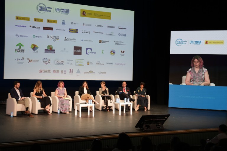 Panorámica de la mesa de participación de Carcedo en el Foro de ayuda a los refugiados
