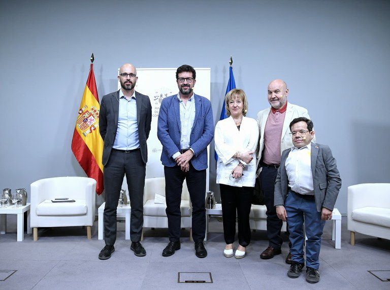 Foto de familia de la presentación del Libro Blanco