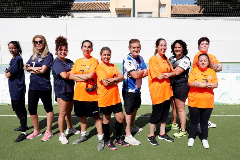 Equipo completo de jugadoras y entrenador  del  ONCE Málaga