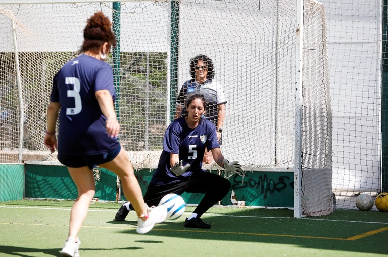 Laura sueña con jugar un día una Eurocopa de fútbol femenino con la ONCE