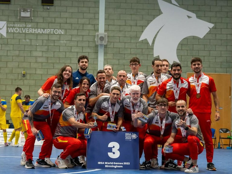 Foto de familia del equipo B2 en Birmingham