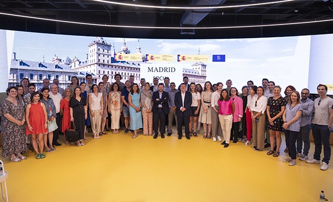 Foto de familia de la visita de los consejeros de empleo
