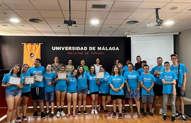 Foto de familia de los participantes