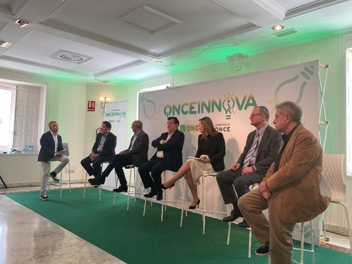 Mesa redonda sobre innovación durante el evento de lanzamiento del Reto Interno ONCE Innova 2023