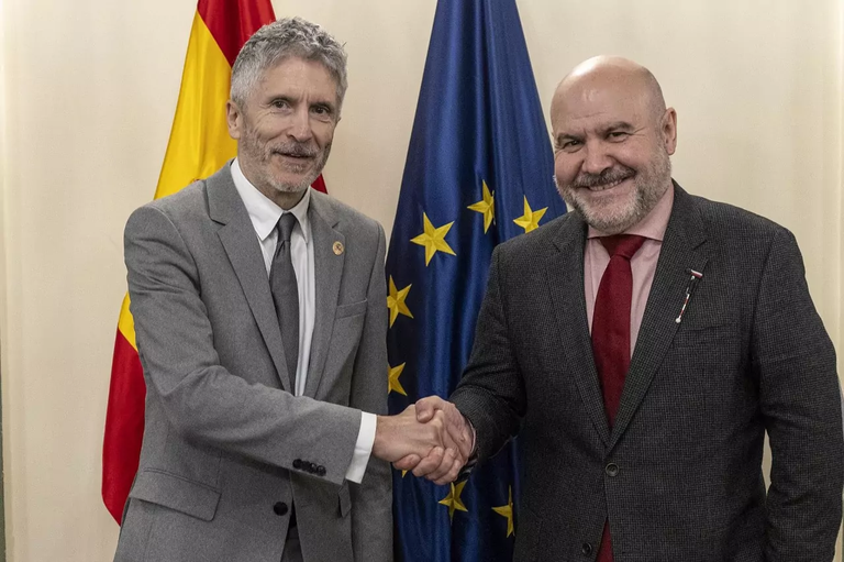El ministro del Interior y Luis Cayo Pérez