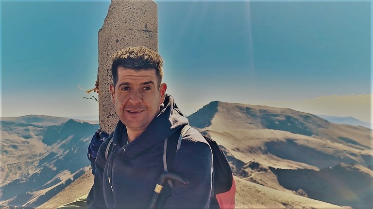 Daniel Hurtado en la cima del Veleta, la cumbre más alta de Andalucía