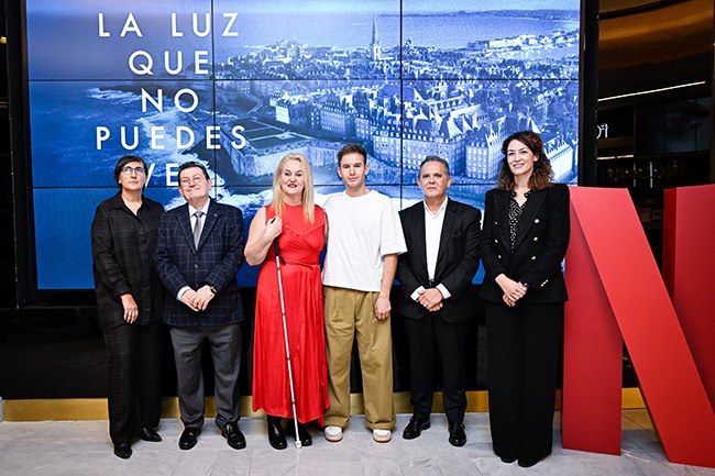 Foto de familia participantes en la premier