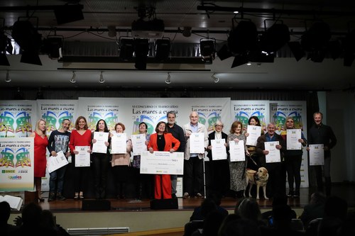 Chisgarabis recogiendo el premio