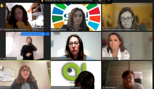 Panel de participantes en la jornada
