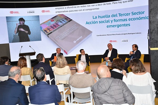 Momento de la presentación del libro