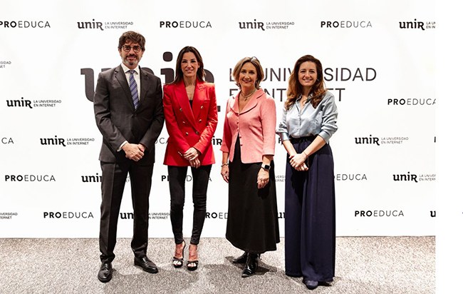 Participantes en el encuentro con UNIR