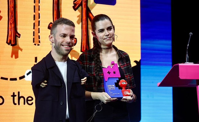 Momento del a entrega del galardón