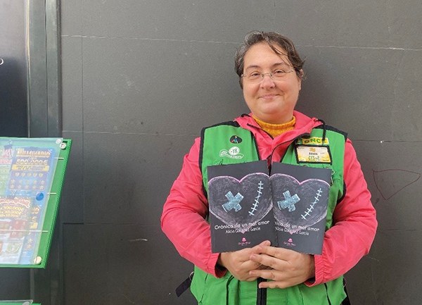 Alicia Gutiérrez muestra su libro