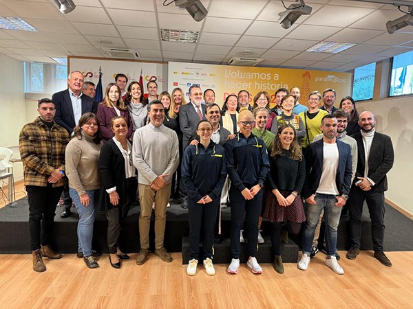 Foto de familia de los patrocinadores