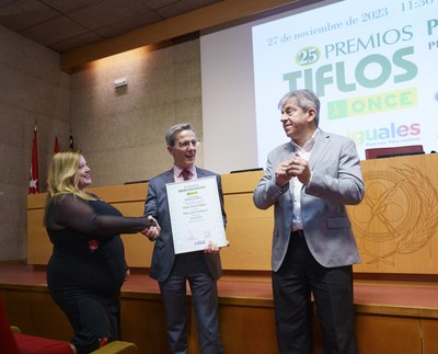 Entrega del galardón a Marta Torres