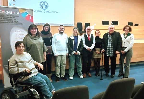 Foto de familia de los asistentes a la jornada