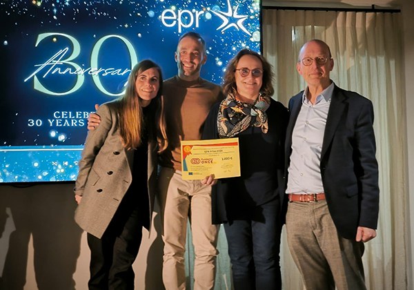 Momento de la entrega del premio EPR