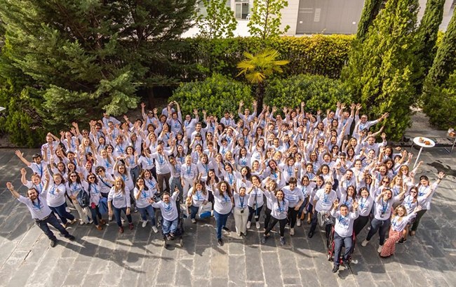 Foto de familia empleados de Ilunion
