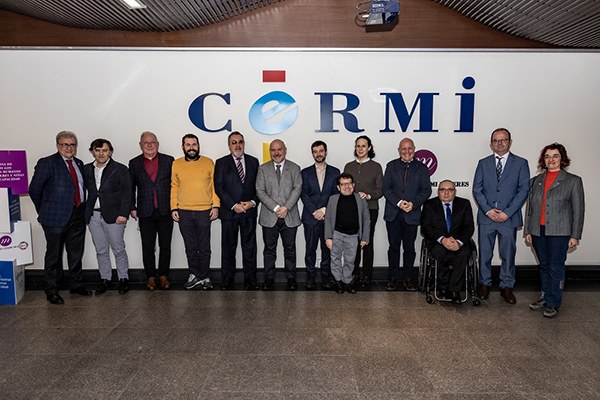 Foto de familia de los participantes en la reunión