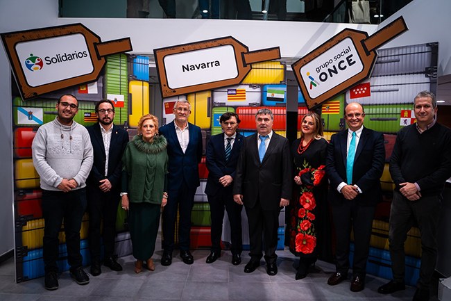 Premiados y autoridades Premios Solidarios Navarra