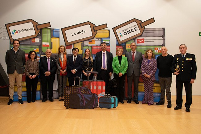 Premiados y autoridades Solidarios La Rioja